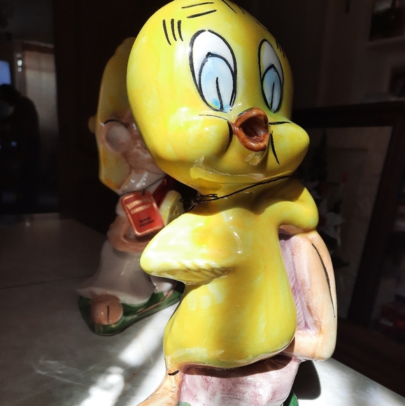 Vintage 2 Warner Bros. 1960s Cartoon Characters Amaretto Bottles-Italy  $50 - Picture 8 of 10